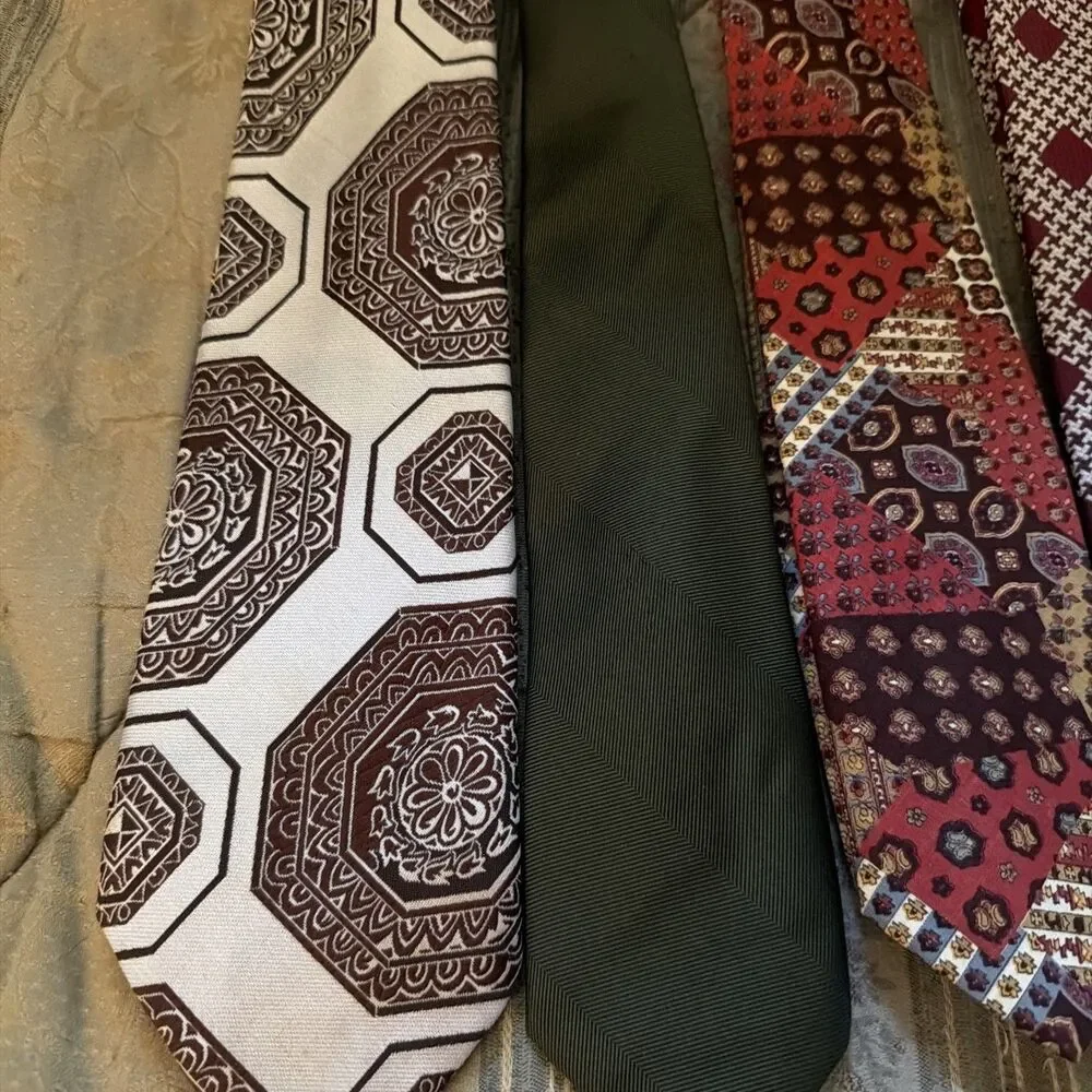 Lot 5 Vintage Necktie Barons by Damon Wemlon By Wembley Golden Emblem Polyester